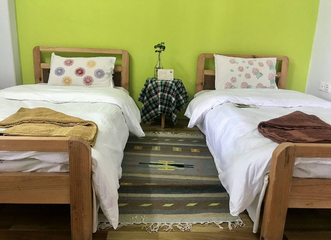 One room(double bed) with kitchen and nice view