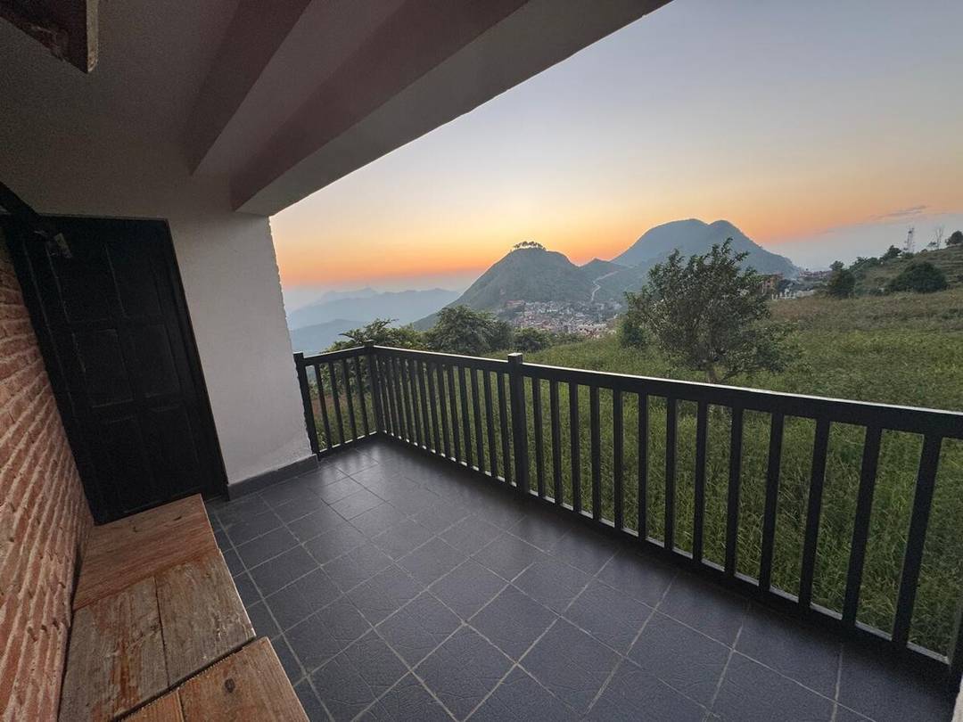 Arrive as a guests and leave like friends — photo