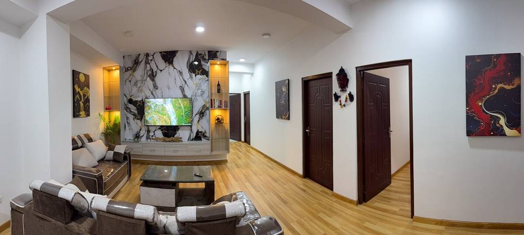 The Crazy's Apartment — photo