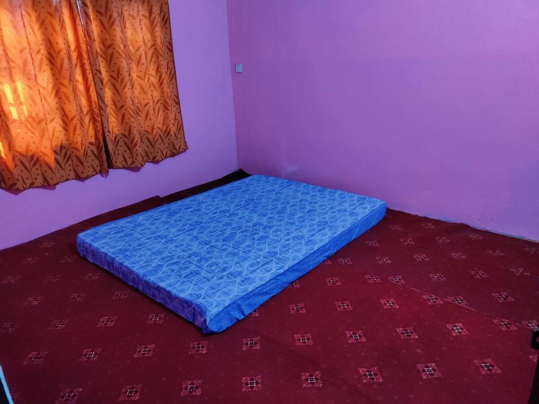 Lovely 2 bedroom, kitchen and sitting with parking — photo