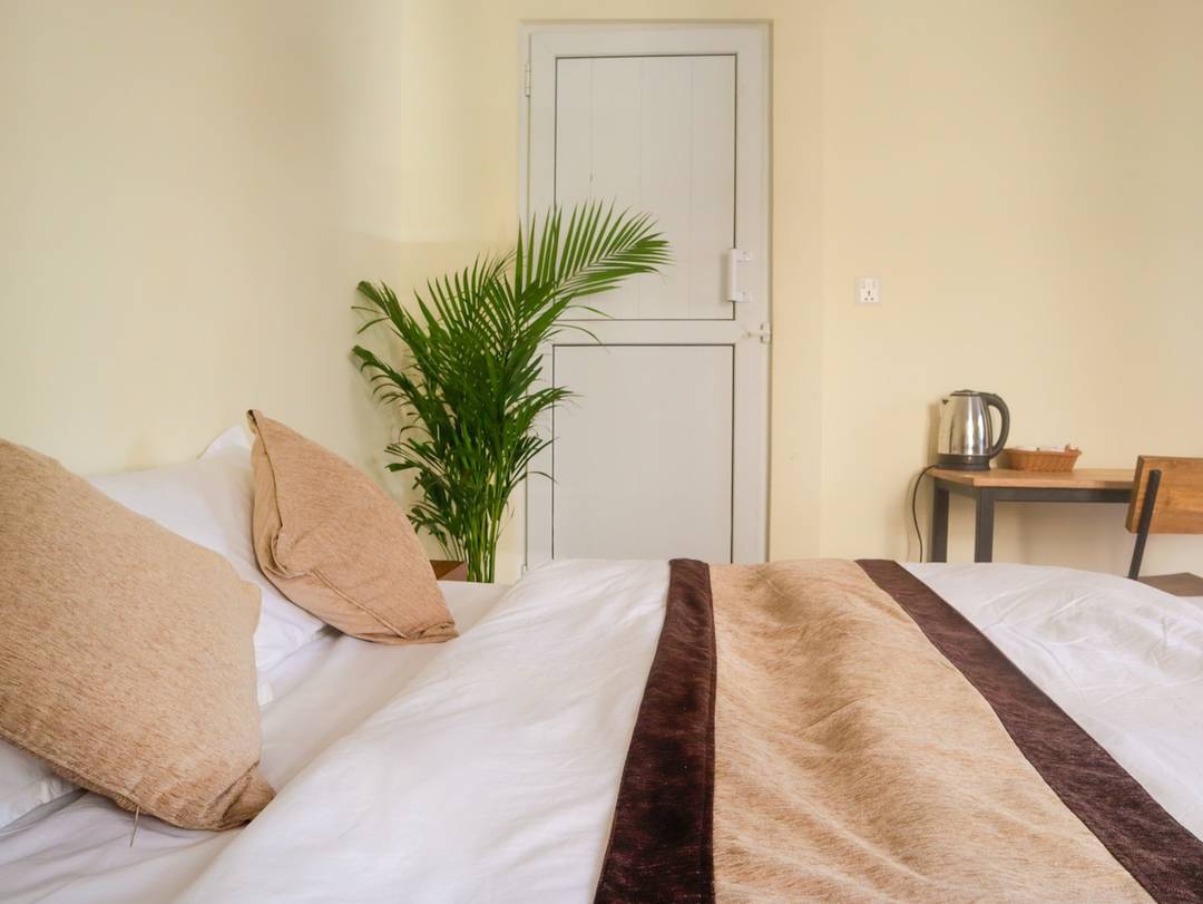 Cozy Queen Bed Room near Thamel, attached bathroom — photo