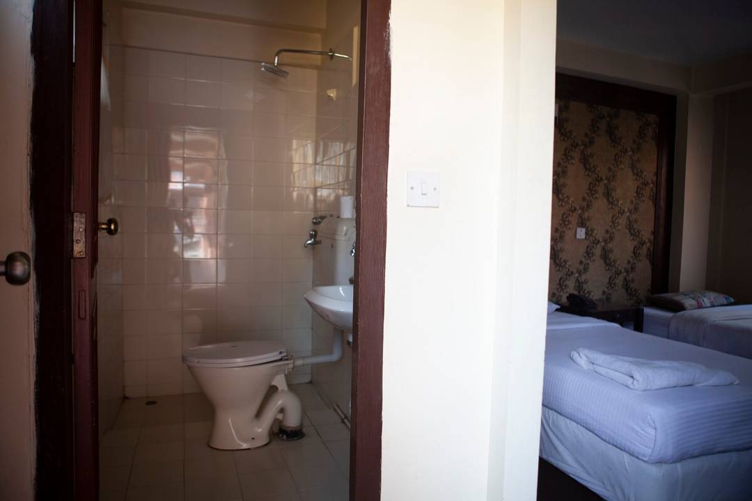Deluxe King Sized Bedroom — photo