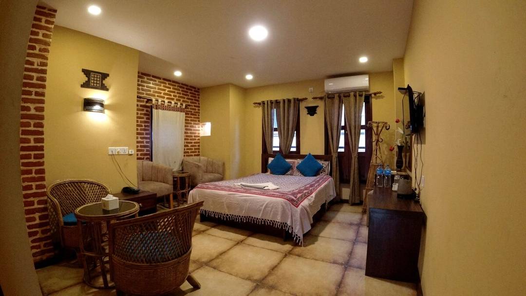deluxe large room with balcony — photo
