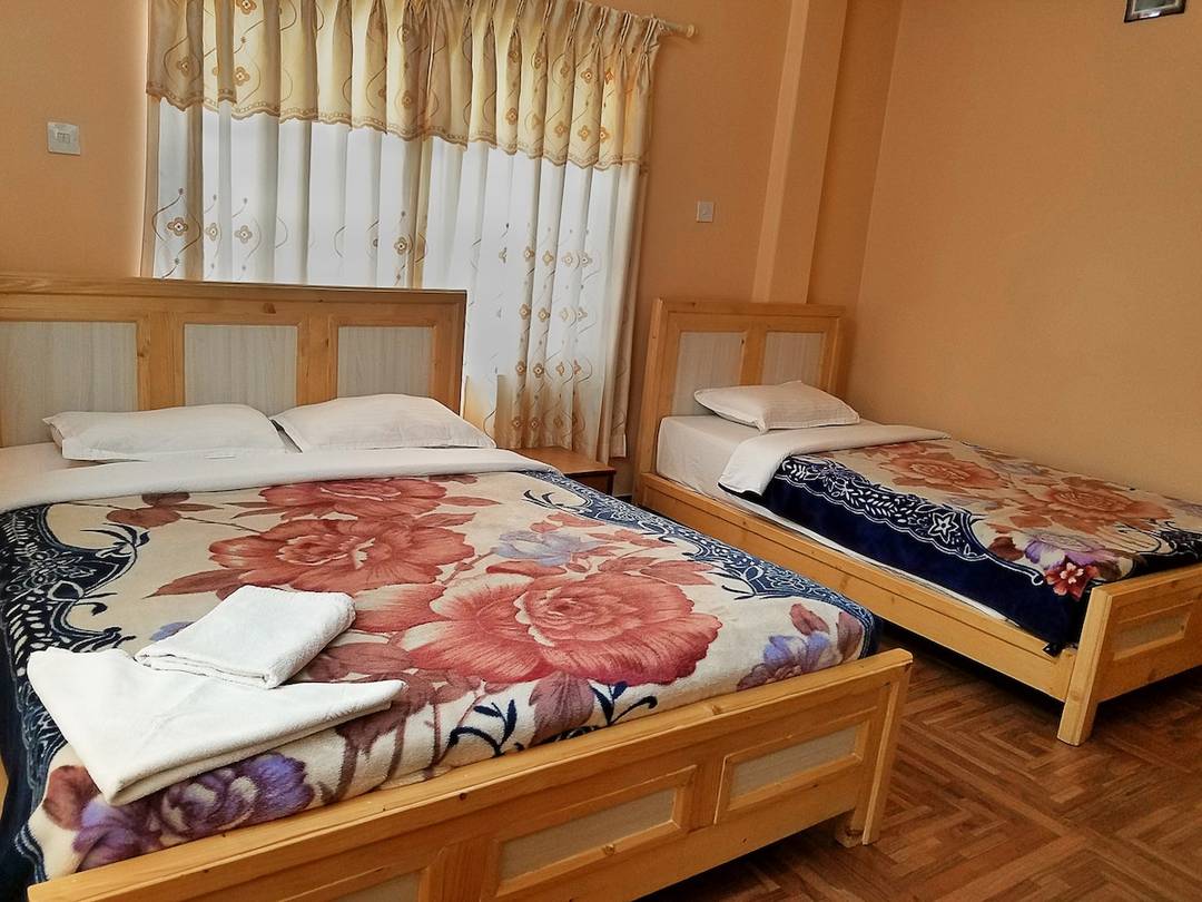 Spacious Room-Amazing Location at Hotel Diplomat — photo