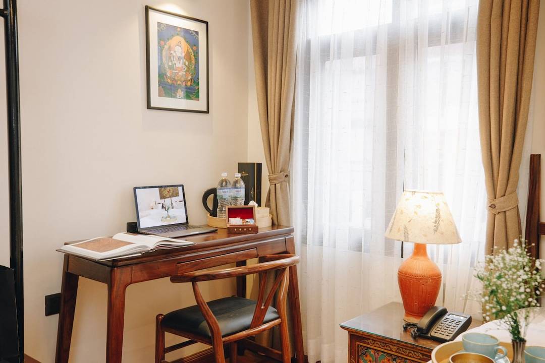 SUPER HOST | Chic Queen Size Bed with Breakfast! — photo