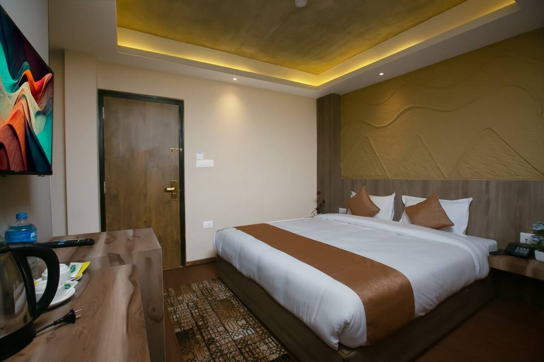 Divya inn