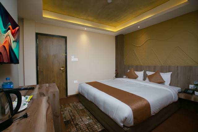 Divya inn