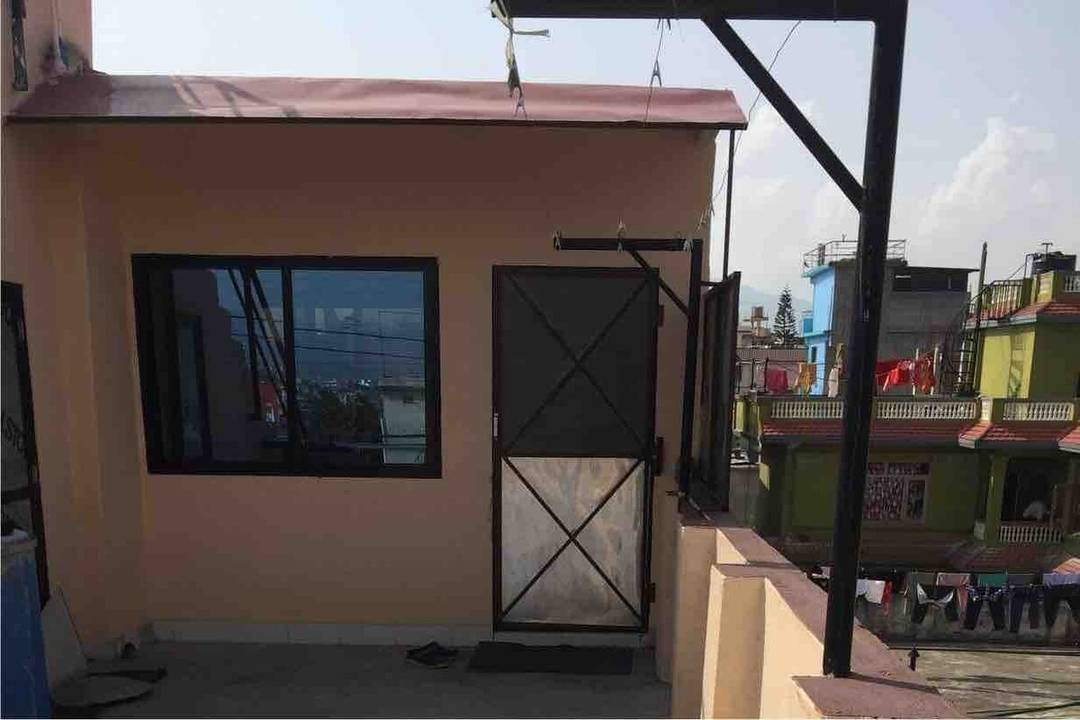 Top floor 1 Bed 1 living room and private bathroom — photo