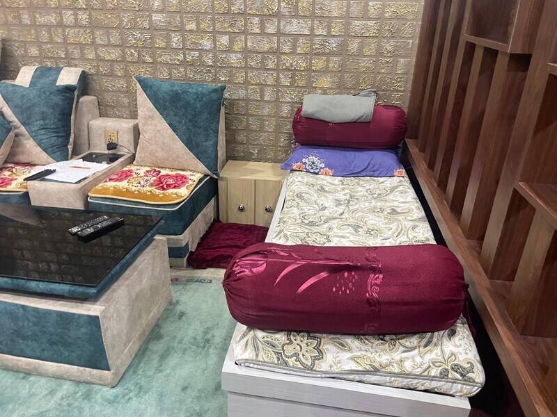"Modern Double Rooms, Kitchen Access" — photo