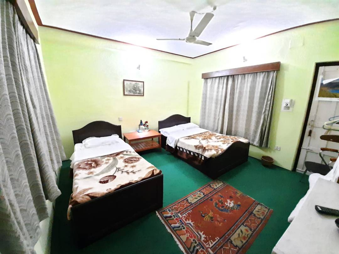 Double or twin room with attached bathroom — photo