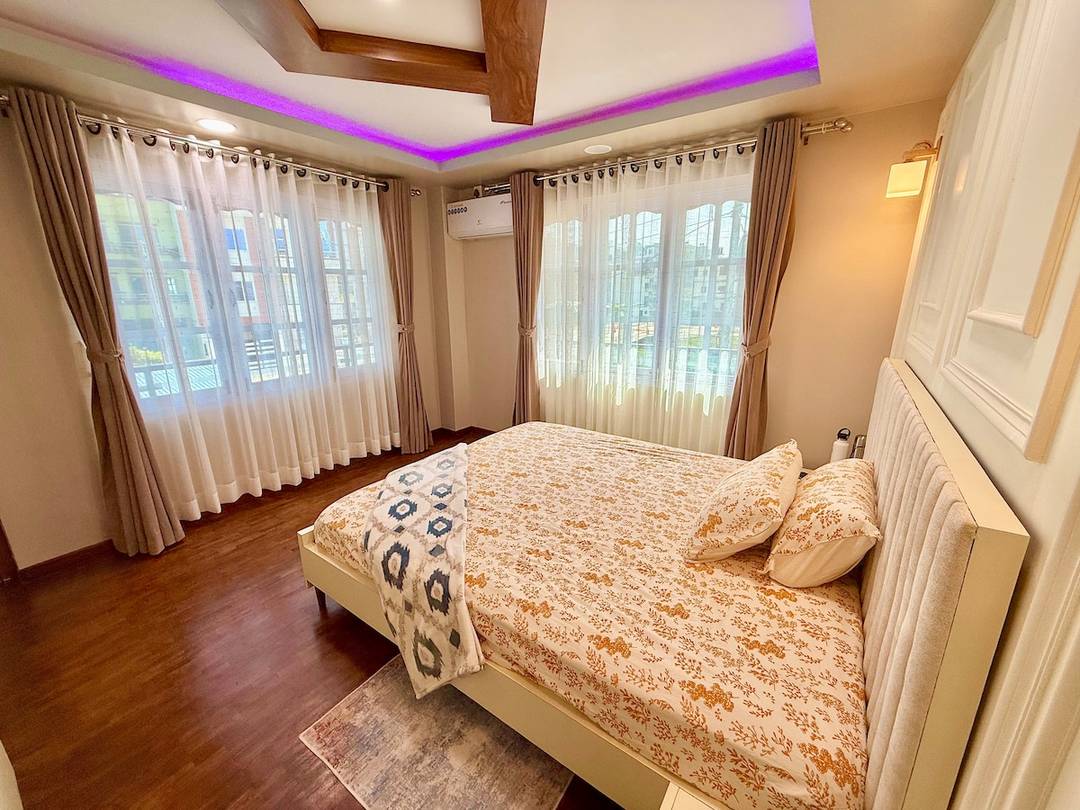 Serene Nepali Retreat in a Peaceful Setting — photo