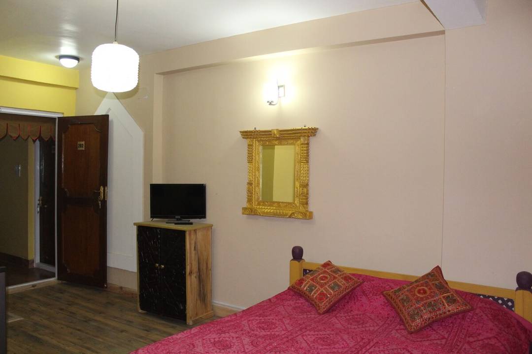 Furnished sunny Studio Room — photo