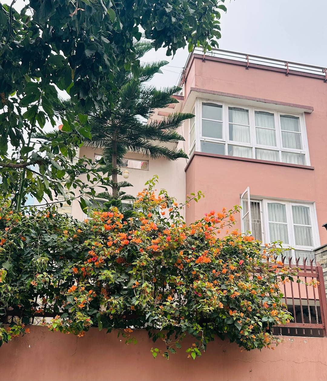 Queens' Garden Apartment & Vacation Home