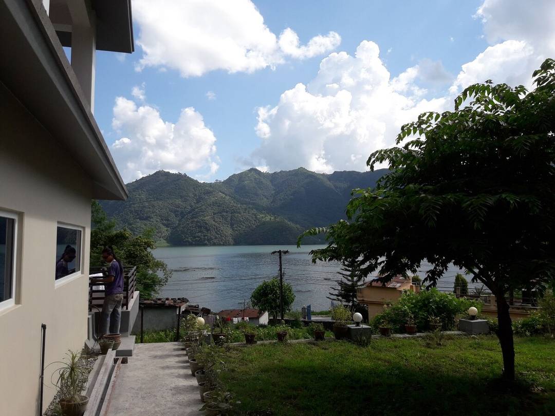 Home stay with Panoramic lake and mountain View R3 — photo