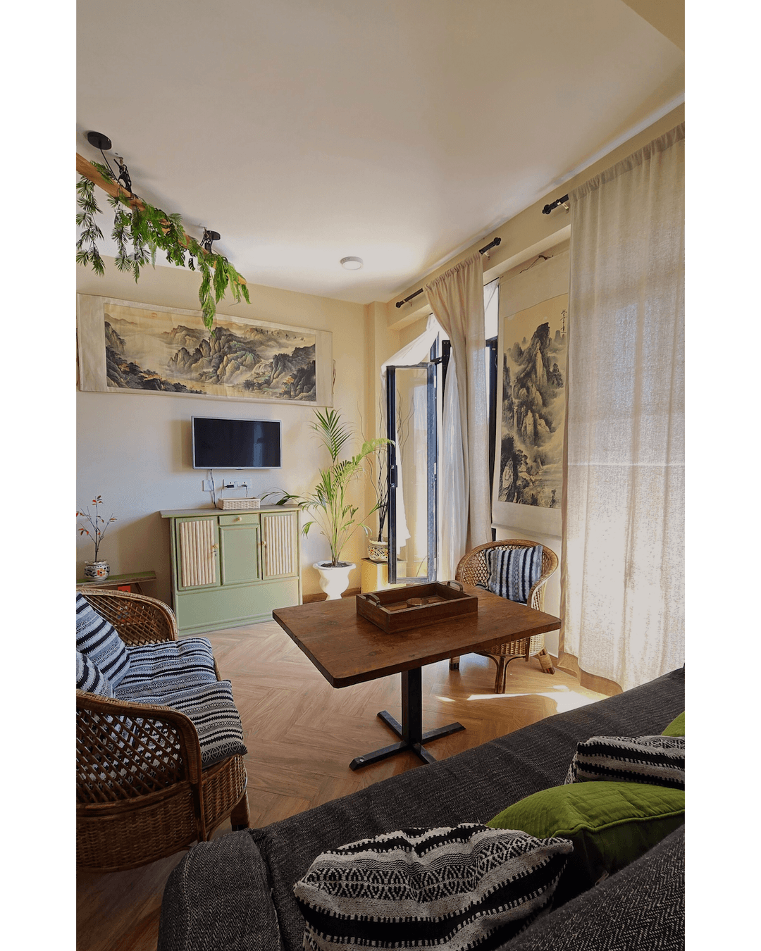 Chalet Style Studio BHK | City View Balcony & A/C — photo