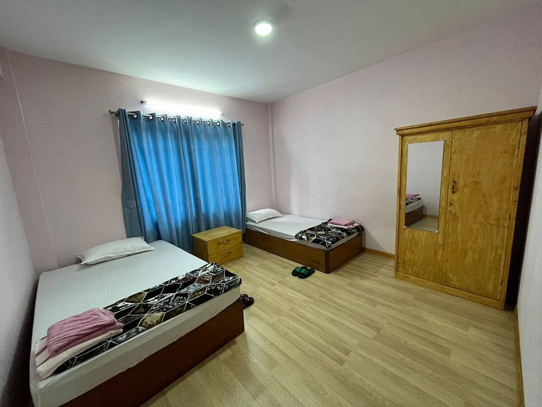 Fully furnished bedroom for 3 with Kitchen — photo