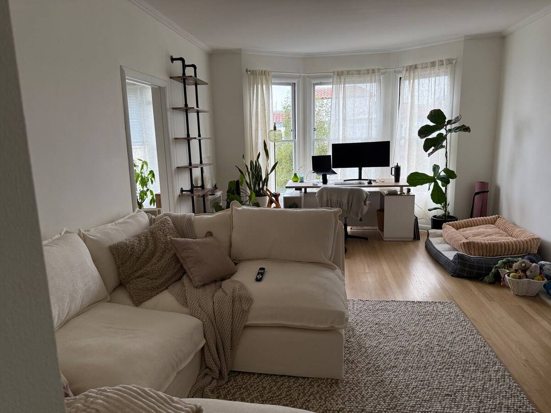 Peaceful Getaway with Easy Transport Access