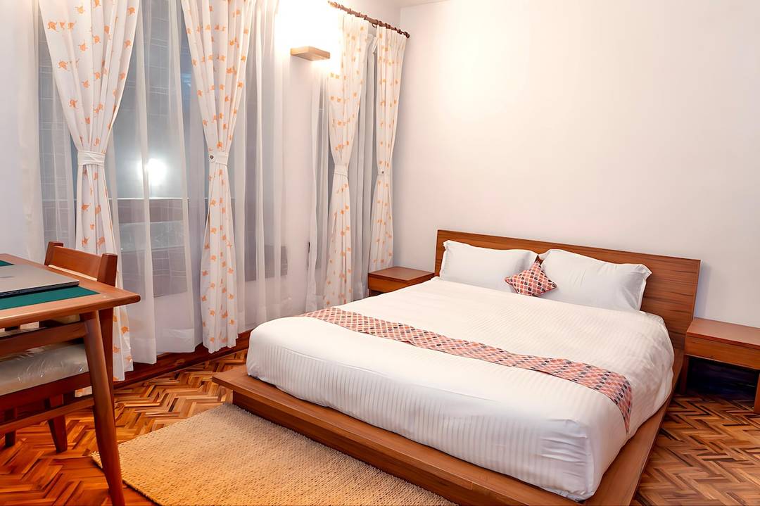 Ground Floor 2BHK Haven | Lush Garden & Parking — photo