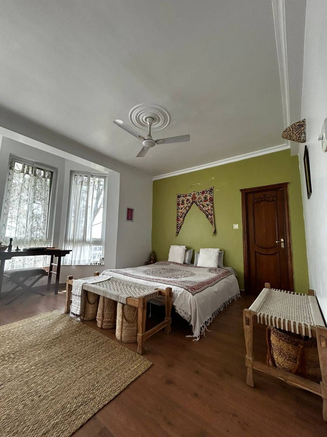 Extra Large Beautiful Room With Garden Views — photo