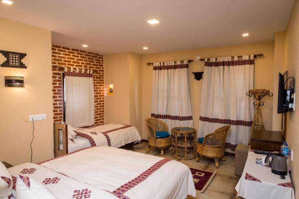 king suite with balcony room