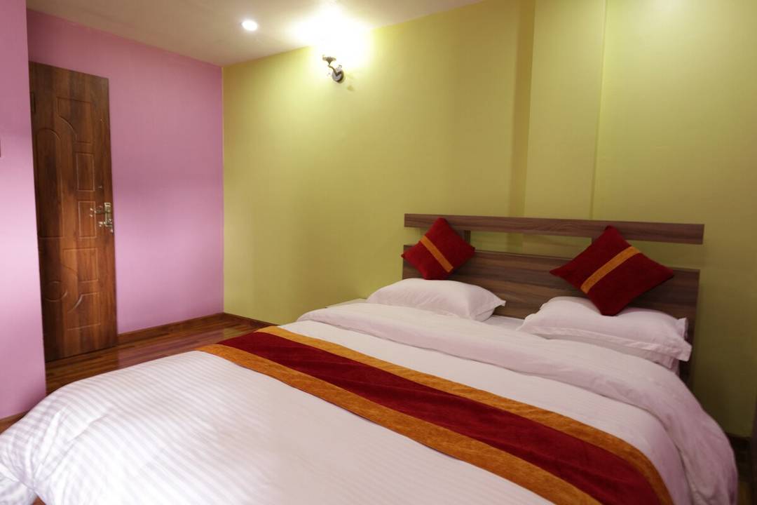 Spacious Double Bed Room — photo