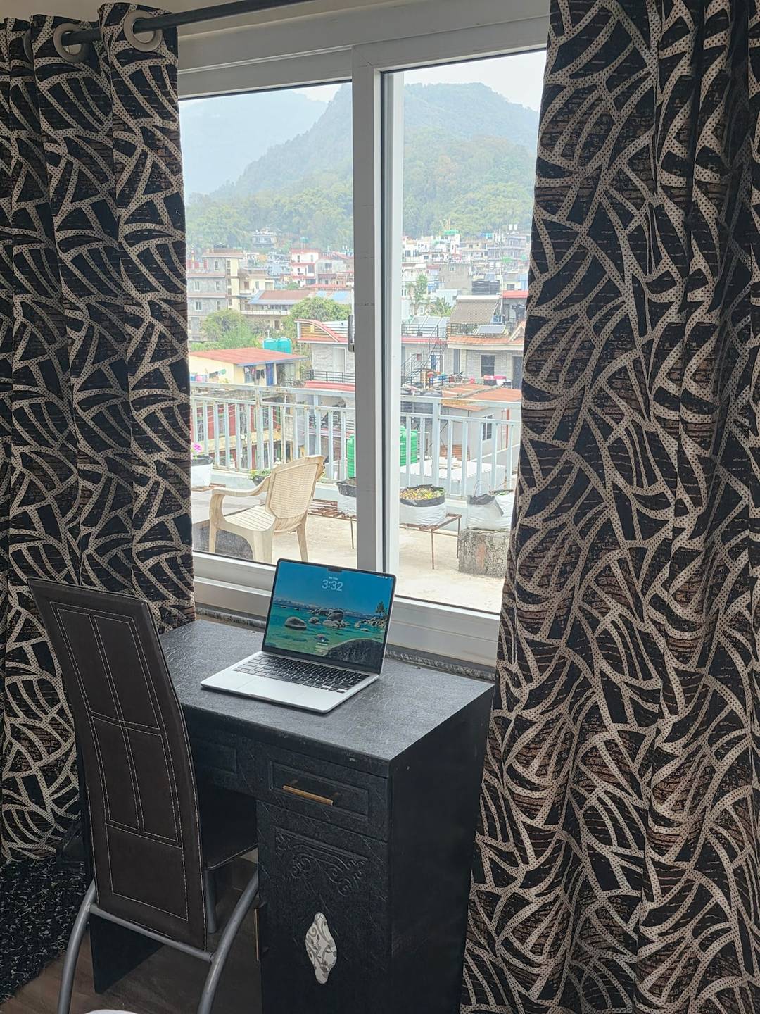 Serene Mountain View Room — photo