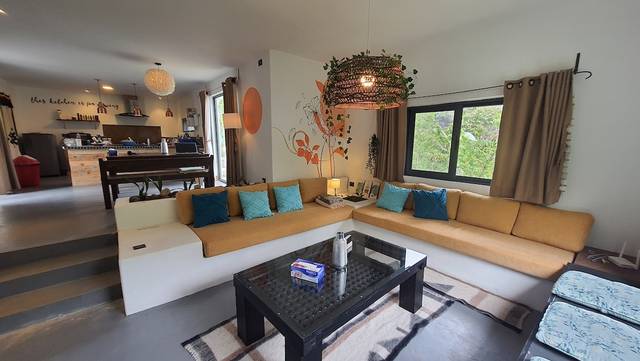 Private villa in Pokhara: garden and Himalaya view