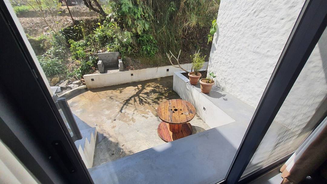 Private villa in Pokhara: garden and Himalaya view — photo