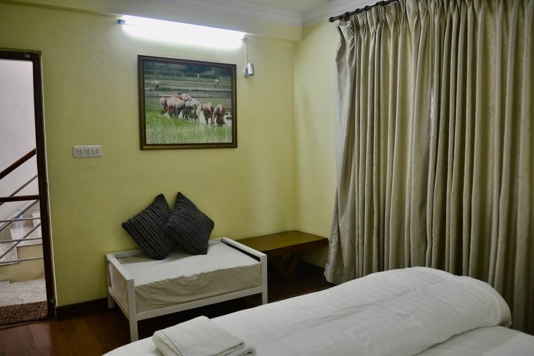 Peaceful Queen Room in Maharajgunj |Prime Location — photo