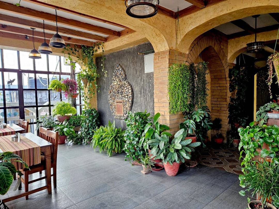 Centrally Located Apartment! — photo
