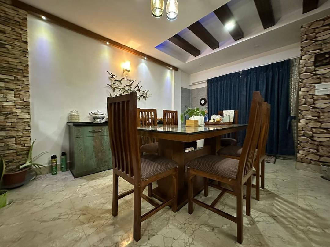 Ground Floor Room|Garden|Nearby Monastery/Temple — photo