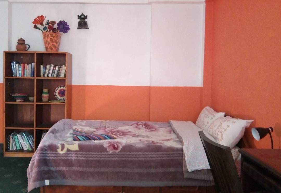 Small apartment with breakfast in local home