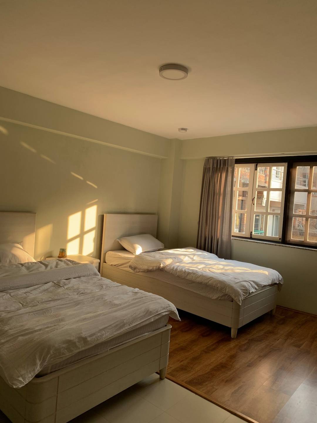 Twin Bed Spacious Room
