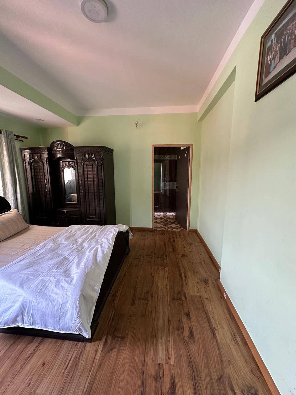 Masterbedroom and attached bath — photo