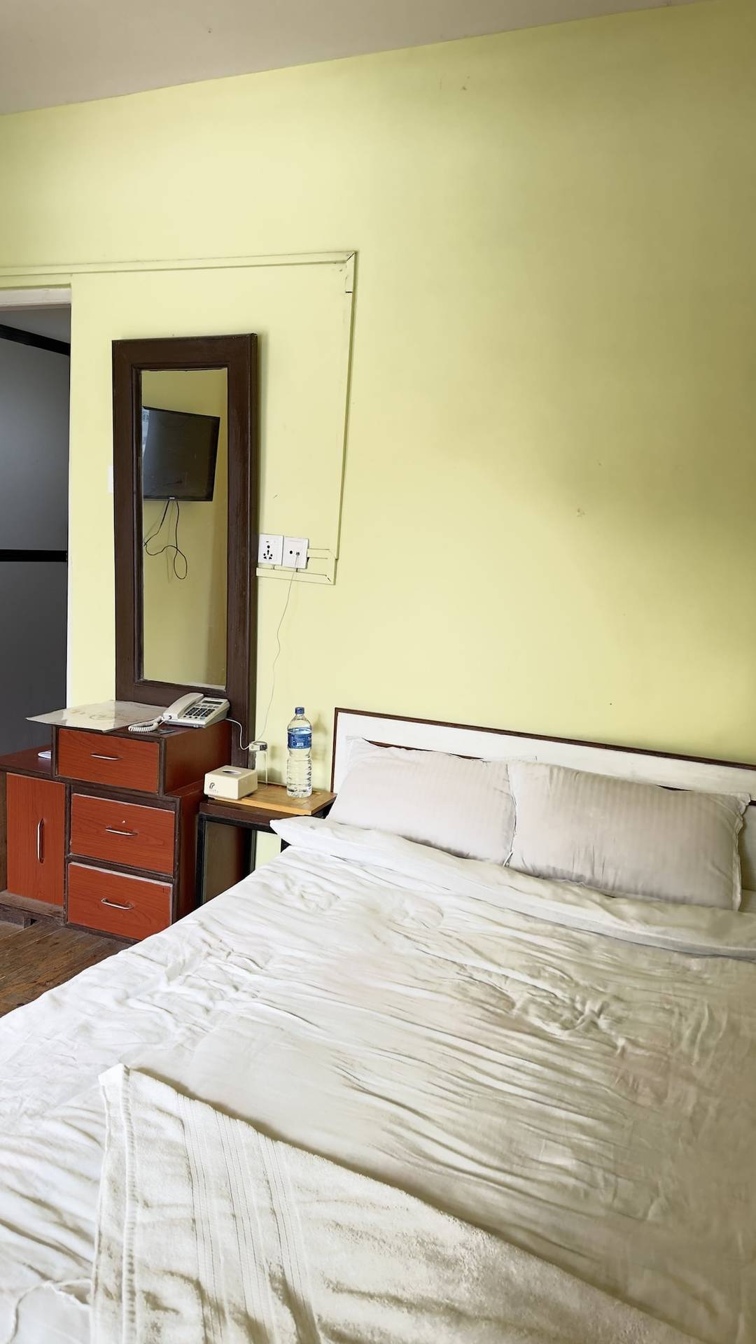 Clean & Spacious Room with bathroom attached — photo