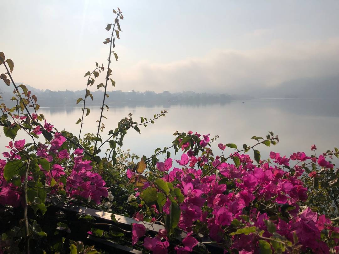 Zorba Rooms by the lake. — photo