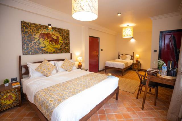 SUPER HOST | Large Tibetan Suite Room & Breakfast!