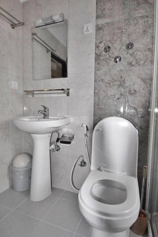 1 bedroom service apartment in Lazimpat — photo