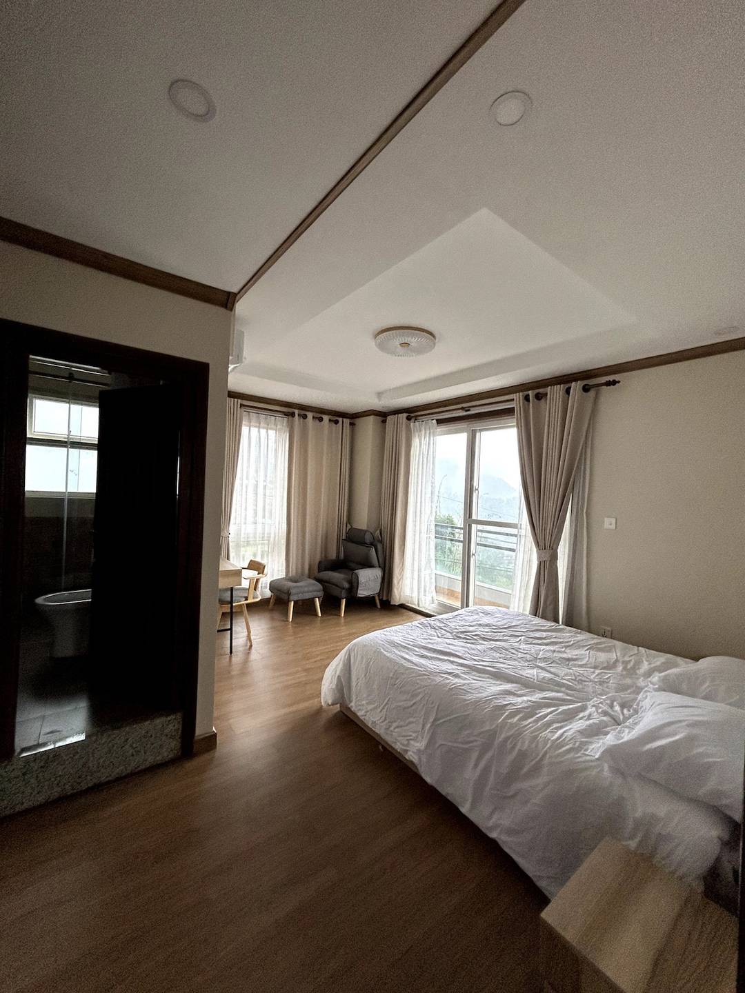 2 BHK Pame Lakeview Apartment — photo