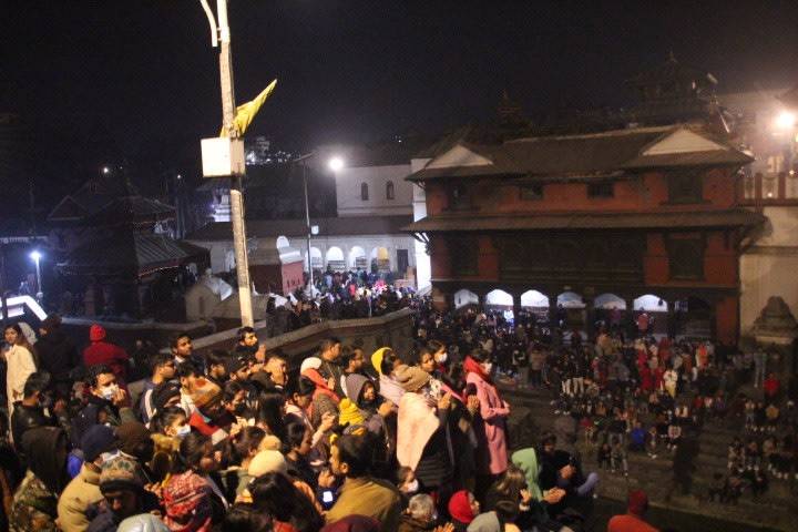 Experience the Evening Aarati Pooja at Pashupatinath Temple in Kathmandu