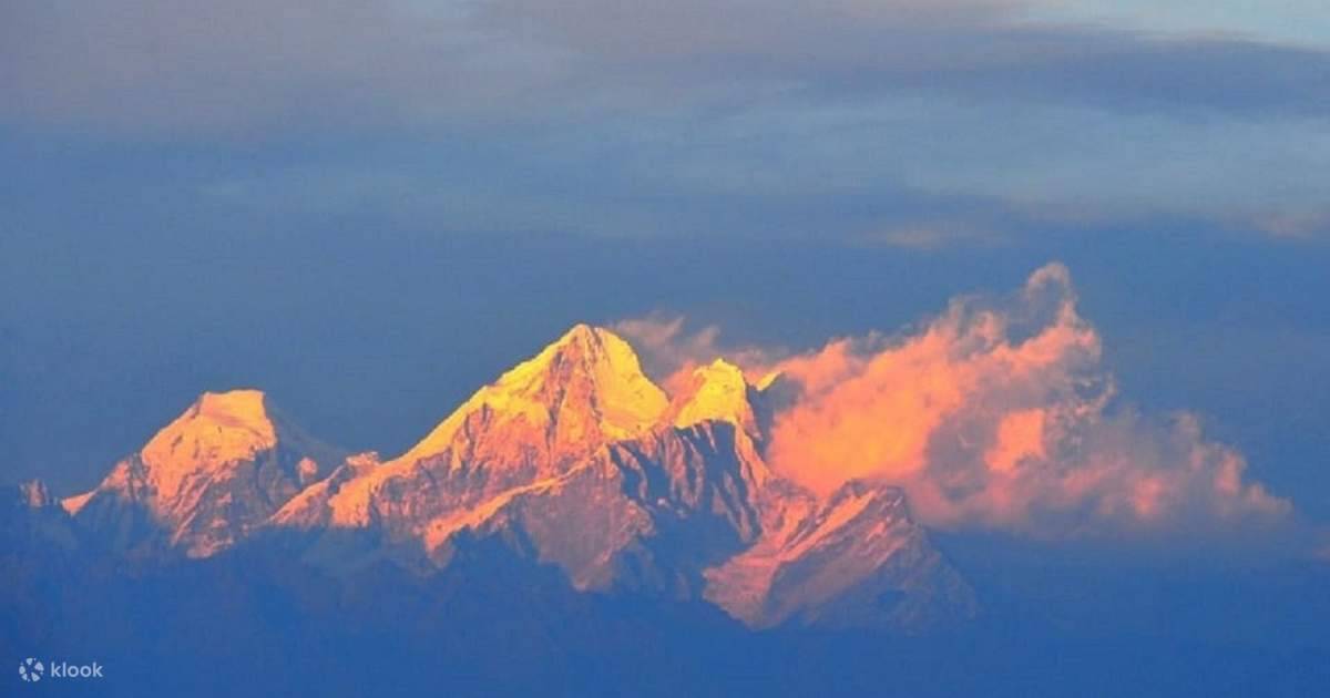 Nagarkot Sunrise and Hike Tour from Kathmandu to Changu Naraya