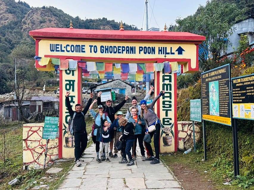 Best of Pokhara & Annapurna: Sunrise, Paragliding & Trek