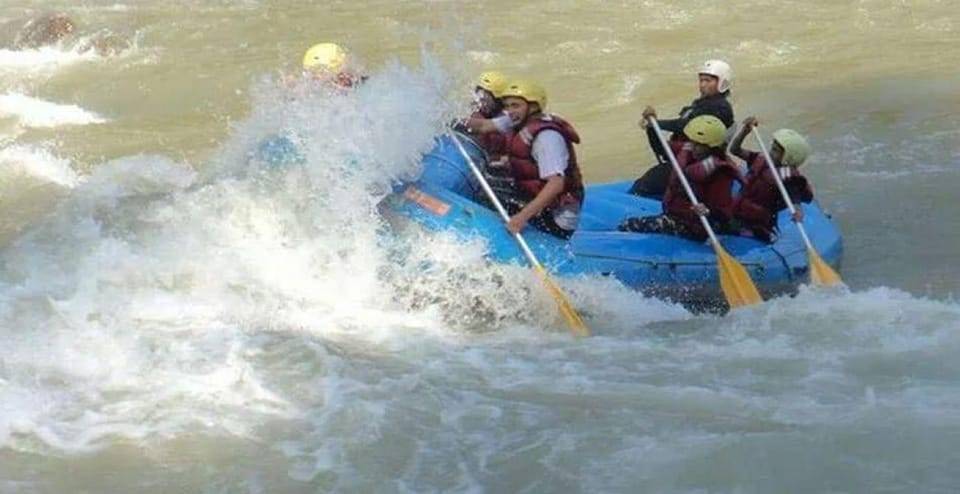 Chitwan Wilderness: Jungle Safari & Trishuli River Adventure