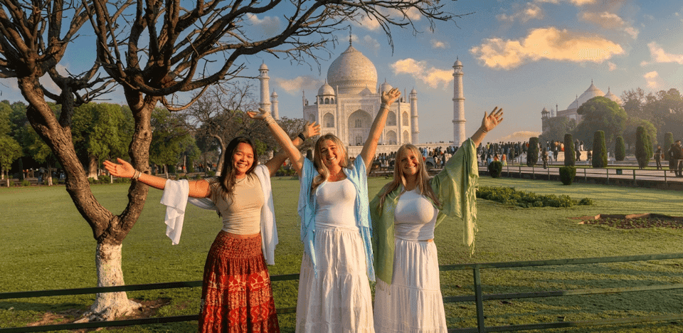 2-Day Taj Mahal & Jaipur Tour from Delhi