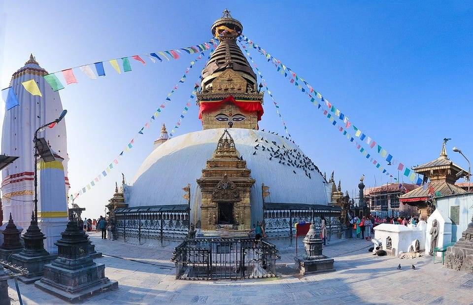 Kathmandu: Swayambhunath Stupa Guided Tour with Transfer