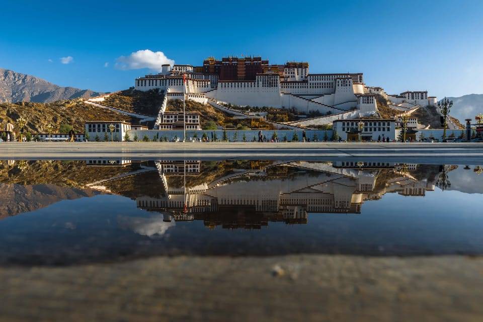 Lhasa to Kathmandu Overland Tour via EBC-10 Days