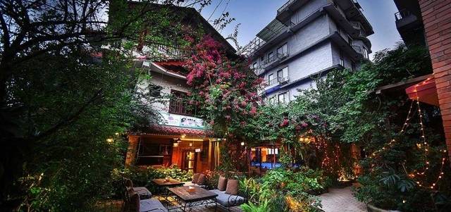 Hotel Middle Path &Spa — hotel in Pokhara
