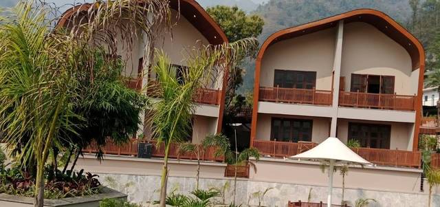Latauli Paradise Resort PVT.LTD — hotel in Chitwan