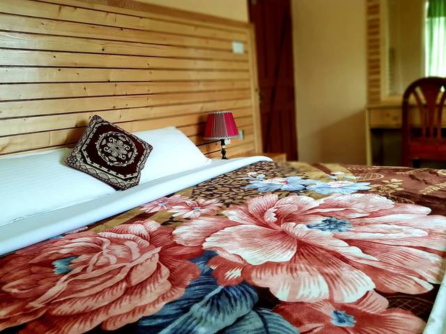 Luxurious room w/ homely feel at Hotel Diplomat !