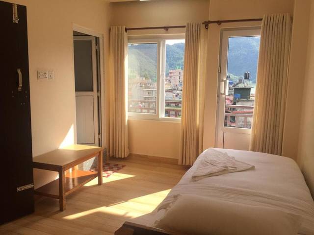 Lakeside Cozy Homestay